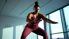 So wirst du Fett an Hüften und Beinen endlich los: Ernährung, Training und Kosmetik im Check